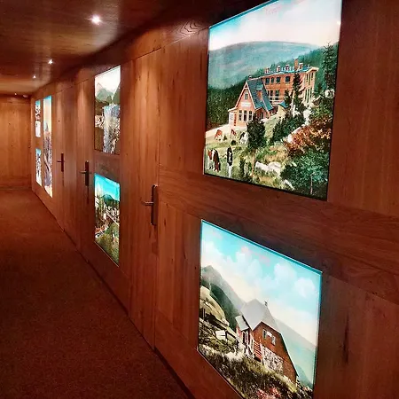 Hotel Resident & Grotta Harrachov